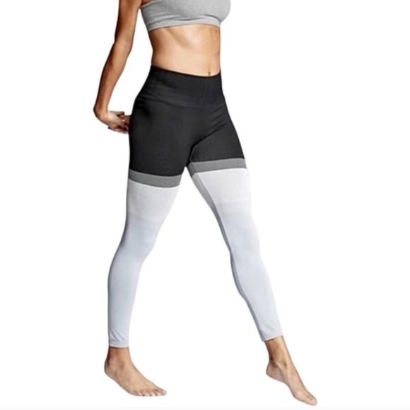 Athleta Seamless High Rise Intarsia Knit Leggings Size M - Picture 1 of 7